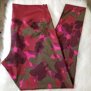 Adidas Womans Camo Leggings XL Pink Red Gray Nwot